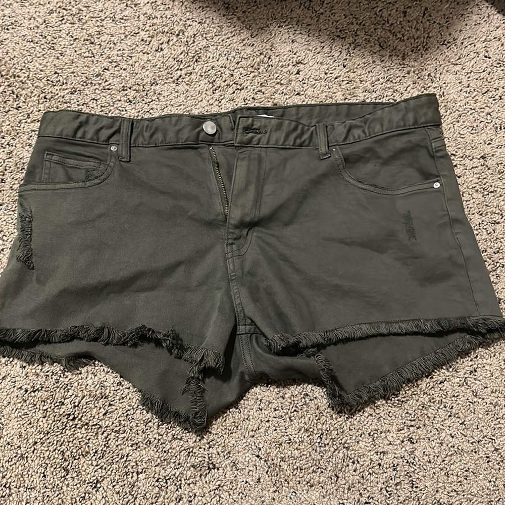 H&M military green shorts. Size 14.